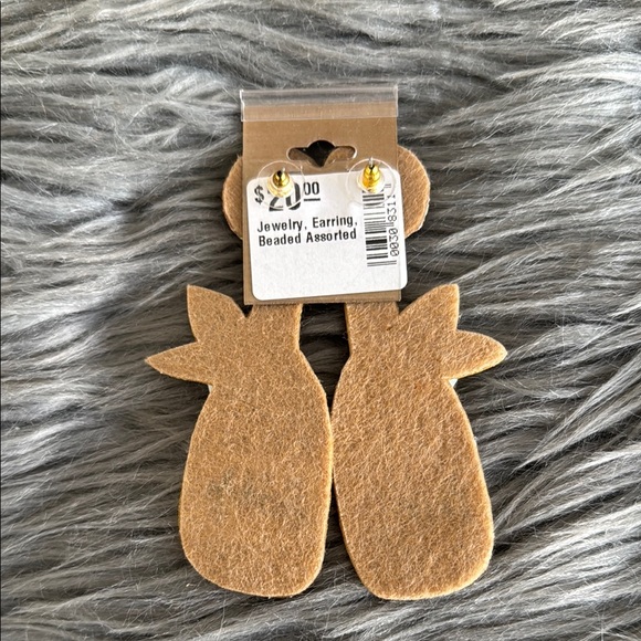 Champagne Gold and Green Beaded Earrings - Picture 2 of 2